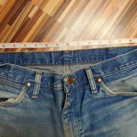 Vintage Wrangler Jean Cut Off Shorts 33 x 34 13MWZPW Western Cowgirl Rodeo - Picture 3 of 11